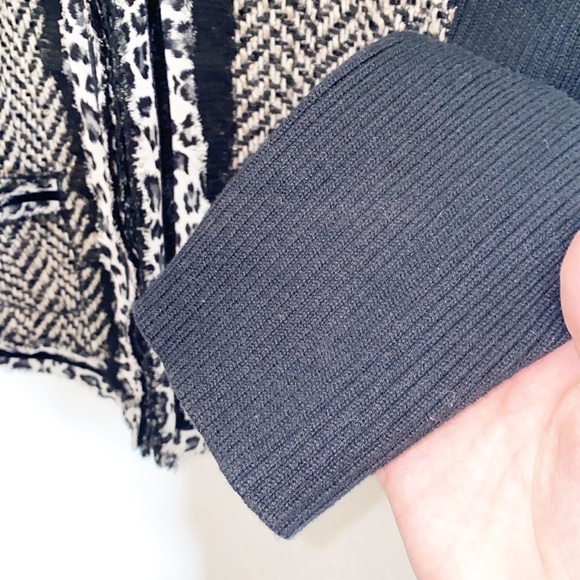 Chico’s Animal Print Hook Closure Blazer - Picture 4 of 11